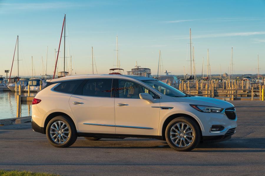  Buick Enclave 2017 года  (фото 18 из 22)
